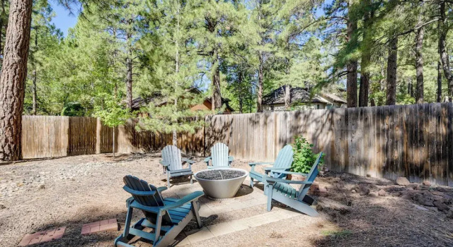 Коттедж Stylish Flagstaff Hideaway w/ Hot Tub & Fire Pit!