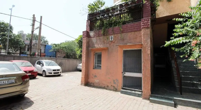 Polo Premier Guest House