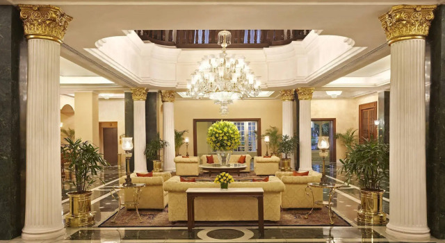 The Oberoi Grand Kolkata, Забронировать Отель Отели Калькутты по системе «всё включено», рядом с Станция метро Esplanade, Всё включено