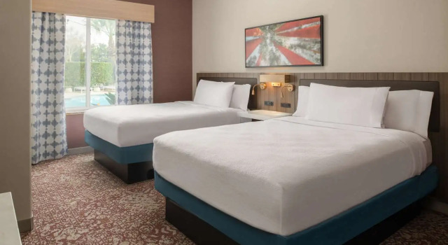 Четырёхместный полулюкс Hilton Garden Inn Fontana