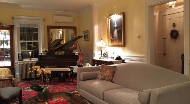 Captain David Kelley House Bed & Breakfast, Забронировать Отель «постель и завтрак» Отели Массачусетса 3 звезды, 3*