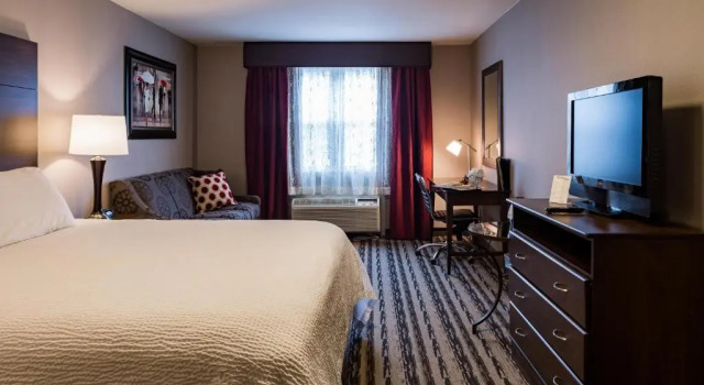Номер Standard Colonial Hotel