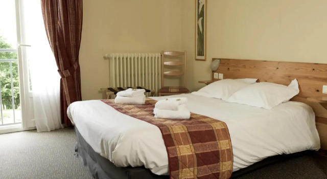 Logis Hôtel Auberge de LEtang, Réserver Auberge de jeunesse Auberges de jeunesse à Haute-Vienne, Auberge de jeunesse