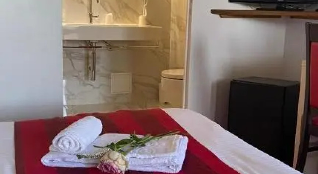 Двухместный номер Standard с видом на бассейн Hôtel Le Romantica