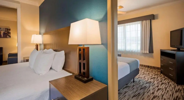Семейный люкс Best Western Dinosaur Valley Inn & Suites