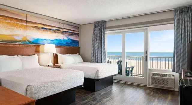 Номер Standard с балконом и oceanfront Days Inn by Wyndham Ocean City Oceanfront