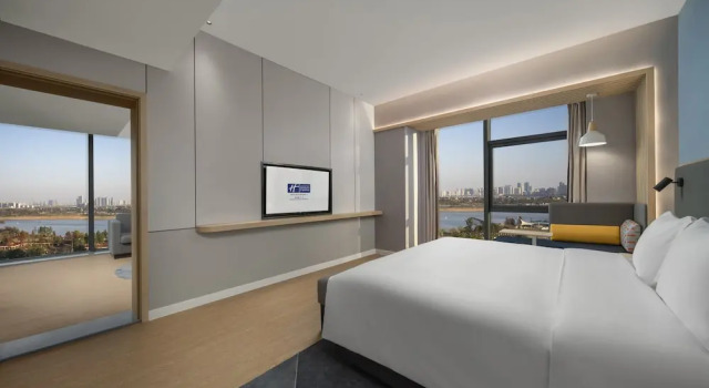 Люкс Holiday Inn Express Nanchang Riverside by IHG