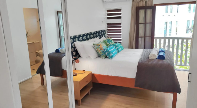 Palm Cove Beach Retreat - 1st Floor, Забронировать Отель Отели Cairns Beaches с парковкой, Парковка