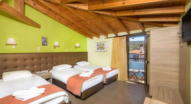 Трёхместный номер Standard Makedonia Hotel