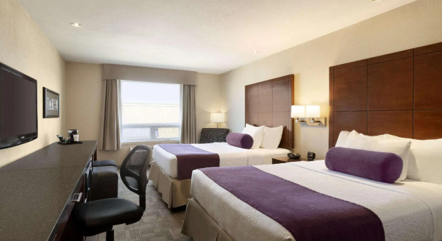 Четырёхместный люкс Days Inn by Wyndham Regina Airport West