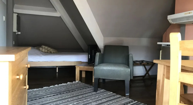 Двухместный номер Standard Мансарда с балконом Hotel B&R Piano 2 - Louvain-la-Neuve - Mont Saint Guibert