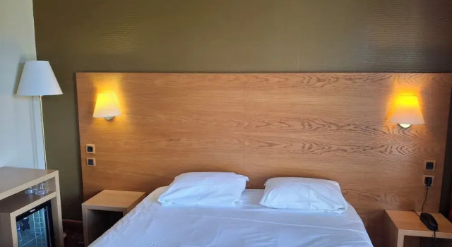 Номер Comfort Hôtel Tour Maje