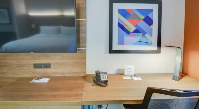 Люкс Holiday Inn Express Hotel & Suites Foley by IHG