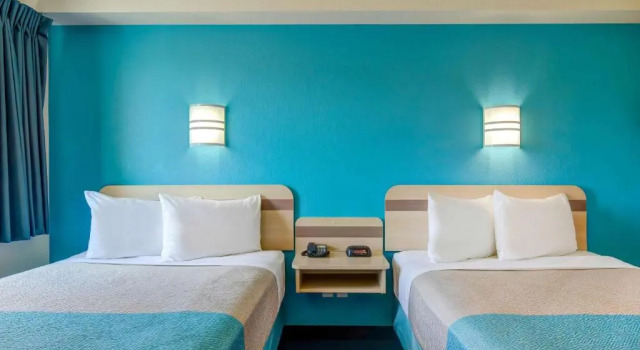 Четырёхместный номер Standard Motel 6-Grande Prairie, AB