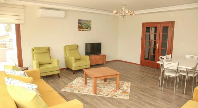 Royal Inn Seza Residence