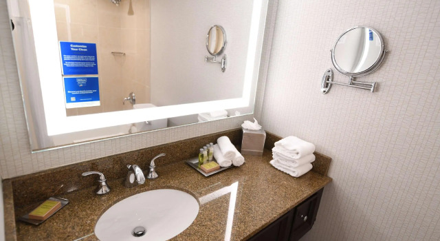 Standard huone DoubleTree By Hilton Baltimore North Pikesville