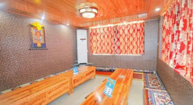 Min Zu Boutique Hostel, Prenota Ostello Hotel a Ngawa con parcheggio, Parcheggio