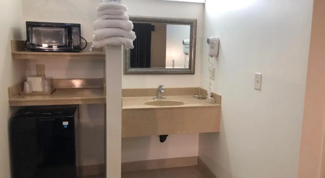 Четырёхместный номер Standard Luxury Inn
