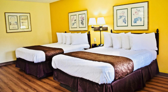 Номер Standard Days Inn by Wyndham Burleson Ft. Worth