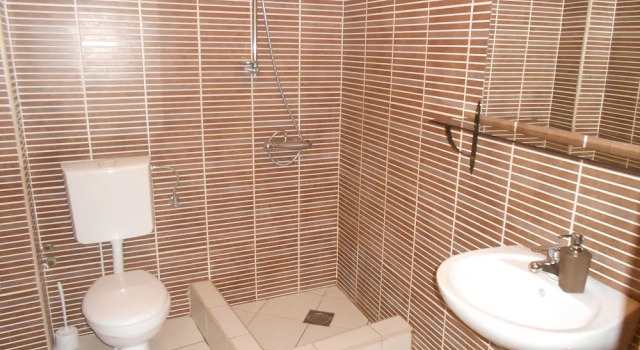 Четырёхместный номер Standard с балконом Villa Anri