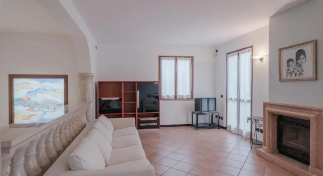 Casa Mary Tre - attico con terrazza a 2 passi dal lago