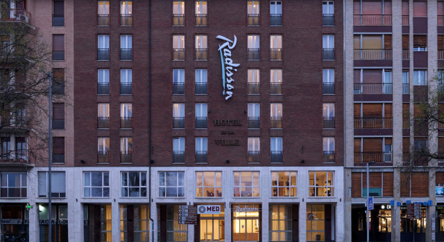 Radisson Hotel Ferrara, Забронировать Отель Отели Феррара с парковкой, рядом с Кафедральный собор Феррара, Парковка