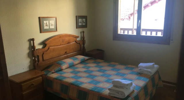Apartamentos Constitucion, Book Apartment Hotels in Aragon with Parking, Parking
