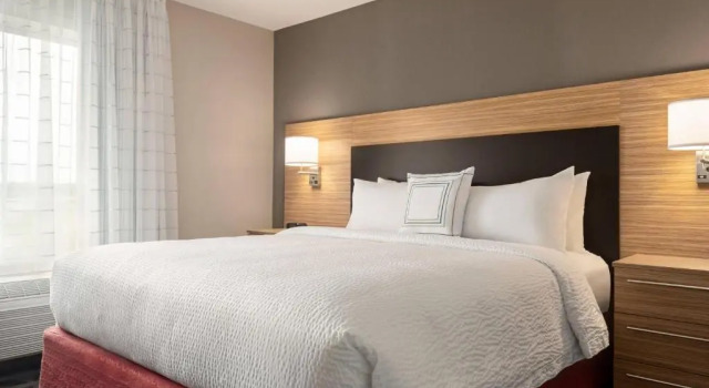 Двухместная студия TownePlace Suites by Marriott Janesville