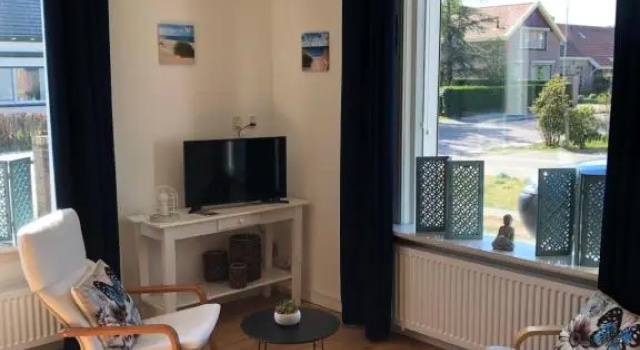 Hogezoom 131, Book Hotel Renesse 