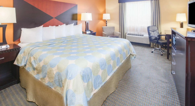 Двухместный номер Days Inn & Suites by Wyndham Russellville