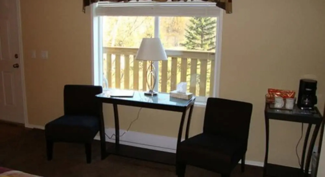 Номер Deluxe Helmcken Falls Lodge Cabin Rooms and RV Park