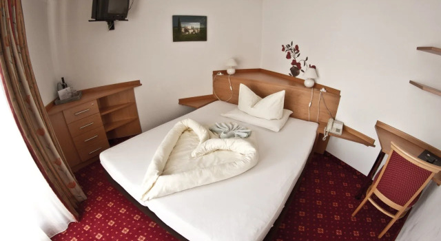 Mari Pop Hotel, Забронировать Отель Отели Циллерталь с питанием, Пансион