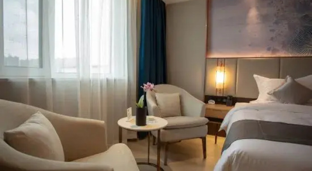 Люкс Business GreenTree Eastern Hotel (Tangshan Railway Station)