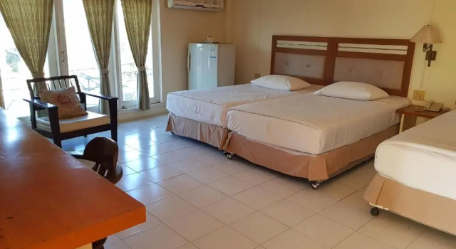 Трёхместный номер Standard Casa Holiday Hotel SHA