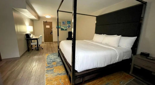 Люкс The Hub Middletown Red Bank- Best Western Signature Collection