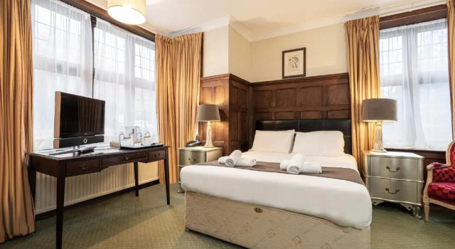 Четырёхместный номер Standard Barrington Lodge