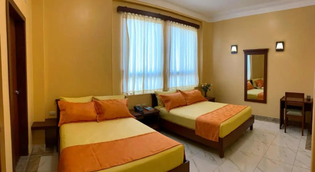 Четырёхместный номер Standard Hostal California Inn