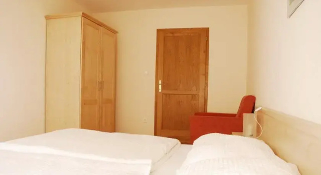 Arany János Apartmanok, Prenota Hotel Hotel a Southern Transdanubia con parcheggio, Parcheggio