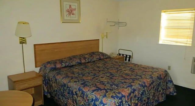 Номер Standard с красивым видом из окна Regal Inn Clayton