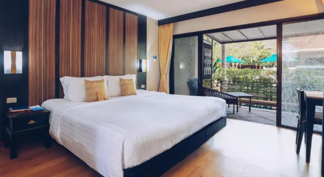 Двухместный номер с джакузи Deluxe Deevana Patong Resort & Spa