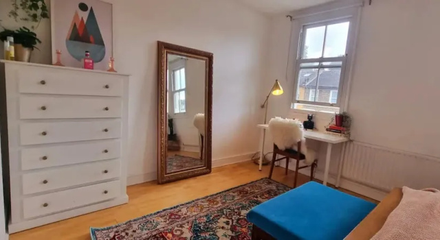 Stylish 3 Bedroom Townhouse in Brockley With Large Garden, Забронировать Дом для отпуска Коттеджи Лондона, рядом с Станция метро New Cross, Коттедж