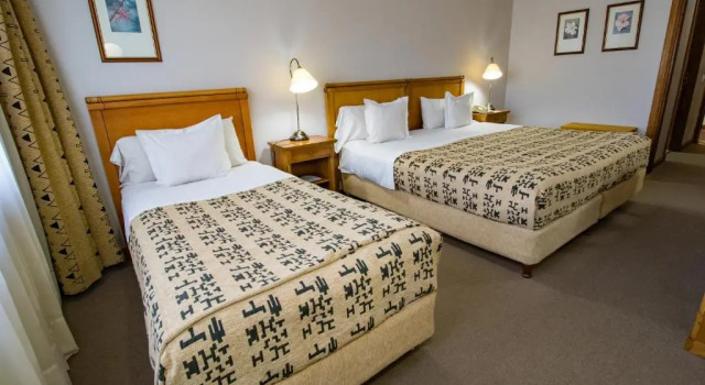 Трёхместный номер Standard Hotel Kosten Aike