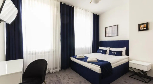 Трёхместный номер Deluxe Riverside Hotel