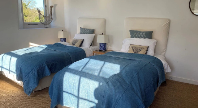 6-bed, Sleeps 16, Pets Allowed, Hot Tub, Забронировать Дом для отпуска Отели Котсуолда с парковкой, Парковка