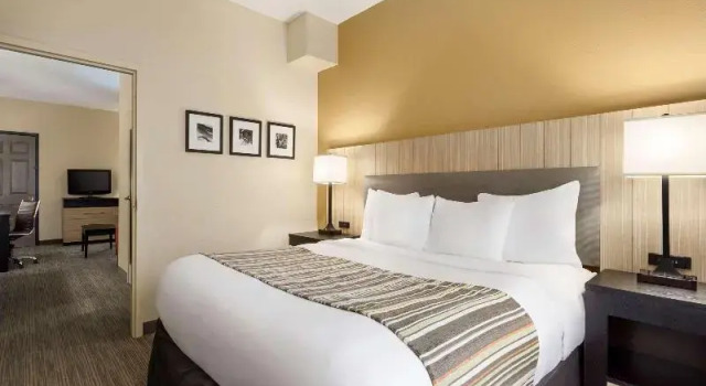 Двухместный люкс Country Inn & Suites by Radisson, Dalton, GA