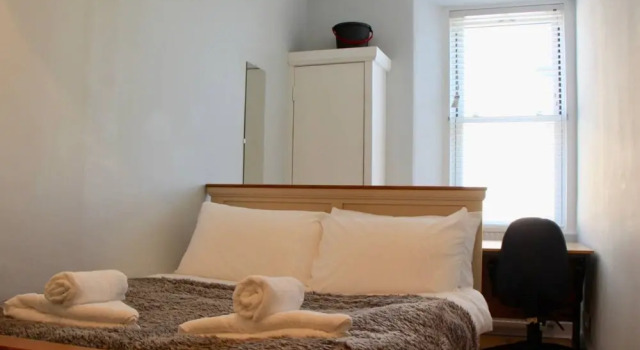 3 Bedroom Canal-side Flat In Fountainbridge