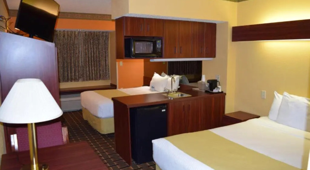 Четырёхместный люкс Microtel Inn & Suites by Wyndham Rock Hill/Charlotte Area