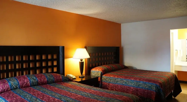 Четырёхместный номер Standard Sherman Inn