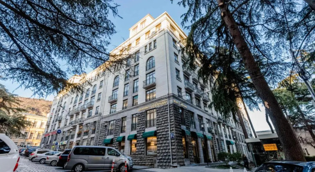 Serviced Apartment on Rustaveli Avenue 3, Забронировать Апартаменты/квартира Тбилиси Регион Тбилиси, рядом с Тбилисский театр оперы и балета