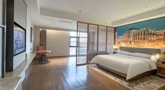 Люкс Business Vienna International Hotel (Shehong Tulip hotel)